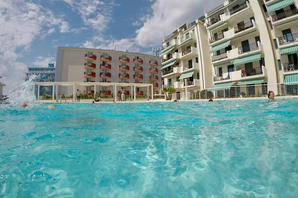 Apartment El Palmar Residence Vista-Mare E Vista-Piscina Lido di Jesolo